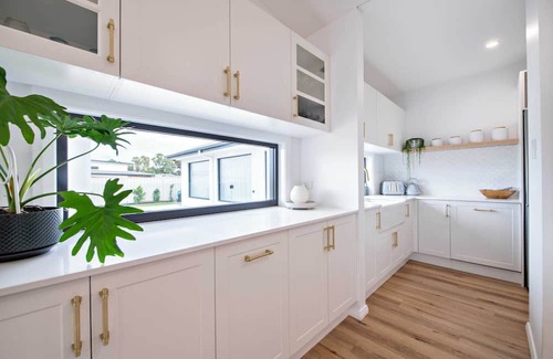 Dubbo Casa | Turon - Pool Entertainer, Elevated Luxury