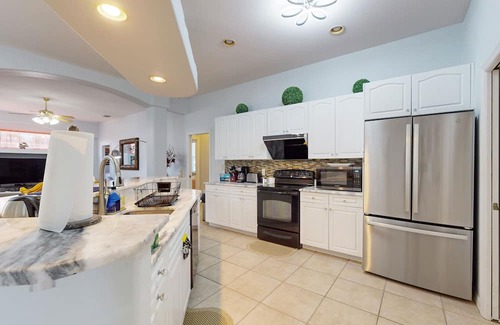 Port Charlotte Casa | Dog friendly house with private pool, lanai, and internet