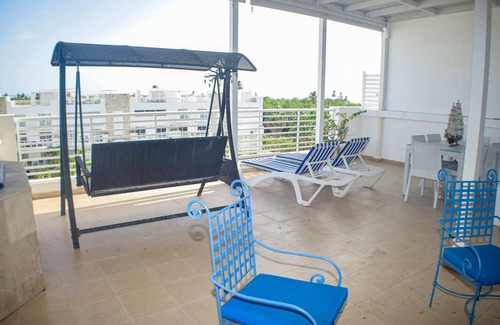 Villa Hermosa Apartamento | Stylish 3-Bedroom Escape with AC and WiFi in Welcoming La Caña