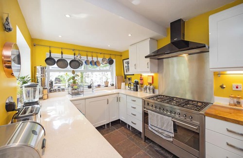 Sefton Park Casa | Unique quirky family house - 5 beds, 2 bathrooms, courtyard, Lounge - quiet area
