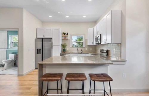 Ocoee Casa | NEW! 1BR Guesthouse - KingBed - Disney - Universal - Seaworld