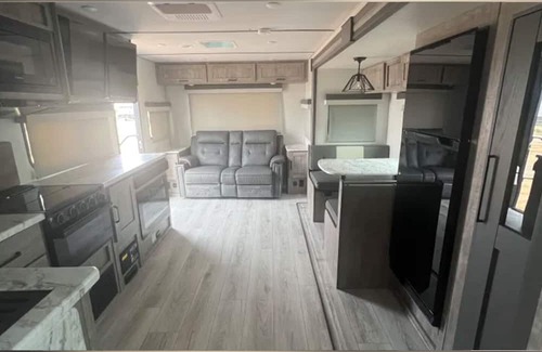 Marble Falls Casa | Cozy & Spacious Grand Surveyor Glamping Experience @ Fishers of Men Ranch