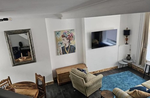 Aberaman Casa | Jubilee Jewel a treasure in The Queen of Valleys
