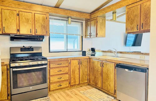Aberdeen Casa | 3 Bedroom Home at Richmond Lake on the Water