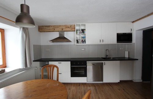 Bichlbach Apartamento | This spacious vacation home is perfect for large families, groups of friends