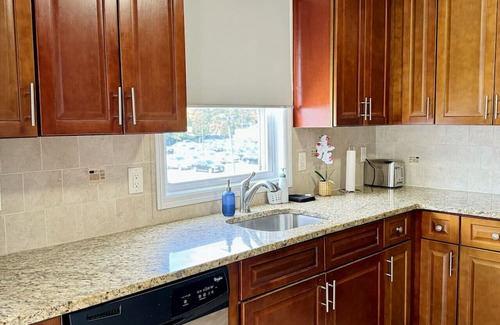Passaic Casa | NYC Adjacent Home - Sleeps 9