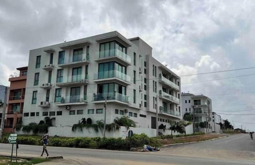Cocody Apartamento | The A FIVE | Luxurious 3-bedroom Panoramic View