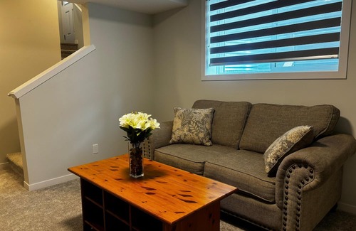Airdrie Casa | New Basement Suite in Airdrie Near Calgary Airport with Private Entrance