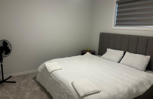 Airdrie Casa | New Basement Suite in Airdrie Near Calgary Airport with Private Entrance