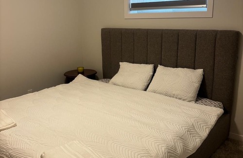 Airdrie Casa | New Basement Suite in Airdrie Near Calgary Airport with Private Entrance