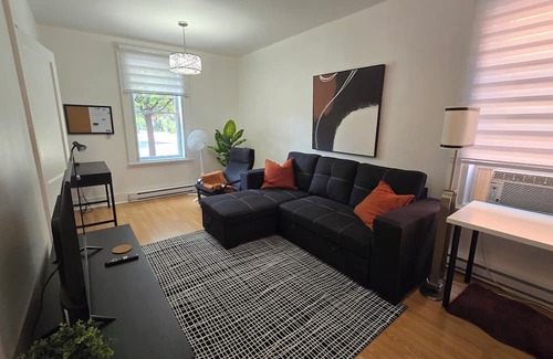 Saint-Laurent Apartamento | Appartement à 100m du Métro, en Face D'un Parc