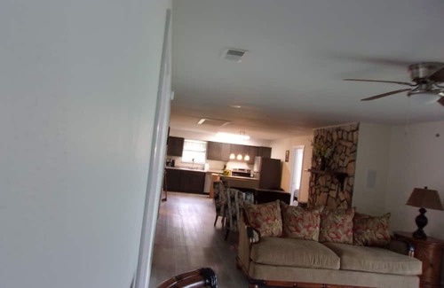 Theodore Casa | Shekinah Properties Charming 3-bedroom house with WiFi, in Coden on Mobile Bay