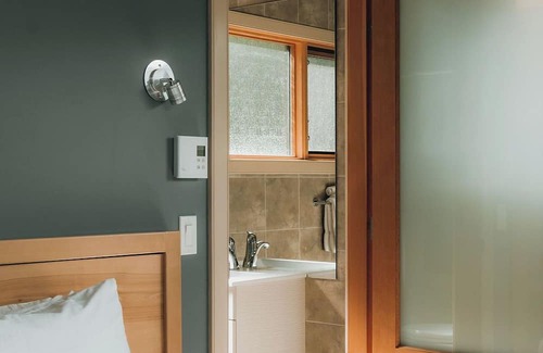 Kaslo Complejo | The Sentinel – Your Destination for Soul Relaxation, Steps From Kootenay Lake!