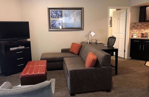 Sunnyvale Casa | 4 Charming Suites w/Pet-Friendly Rooms, BBQ Area & Fresh Breakfast