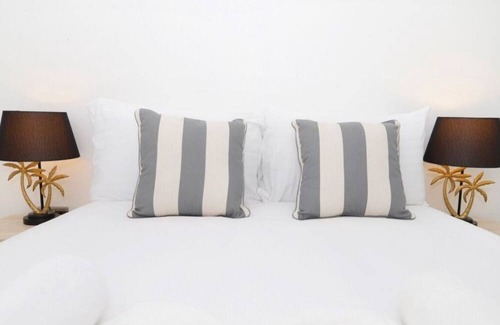Lea Bridge Apartamento | Spacious elegant apartment