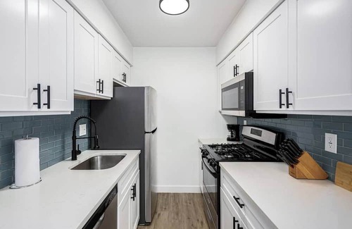 Los Olivos Apartamento | Welcome to our Art’s District studio
