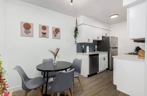 Los Olivos Apartamento | Welcome to our Art’s District studio