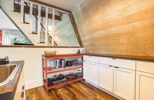 Oxford Cabina | Pet-Friendly Oxford A-Frame Cabin w/Fire Pit!