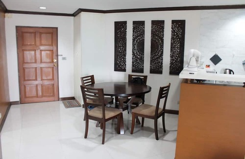 Makkasan Condominio | Chic 2-bedroom condo with WiFi, AC in brilliant Krung Thep Maha Nakhon