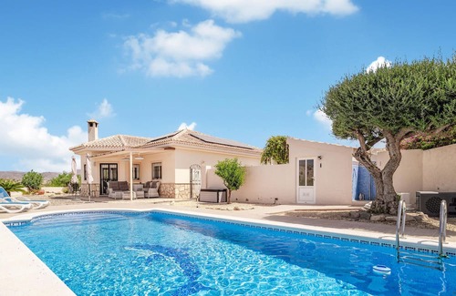 Arboleas Casa | Spend an unforgettable holiday in this beautiful holiday home with pool and great panoramic views.