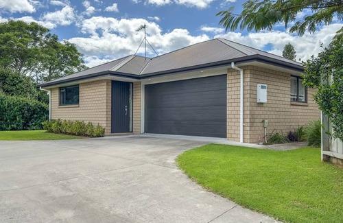Te Awamutu Casa | Central Te Awamutu Modern House