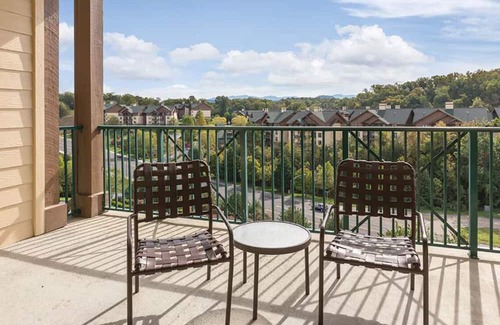 Sevierville Condominio | Spacious 3BR Deluxe Vacay at Club Wyndham Smoky Mountainsn