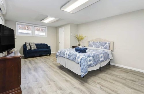 Egg Harbor Township Casa | Suburban Retreat for 16!