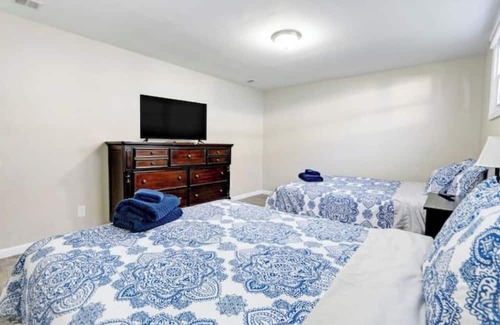 Egg Harbor Township Casa | Suburban Retreat for 16!