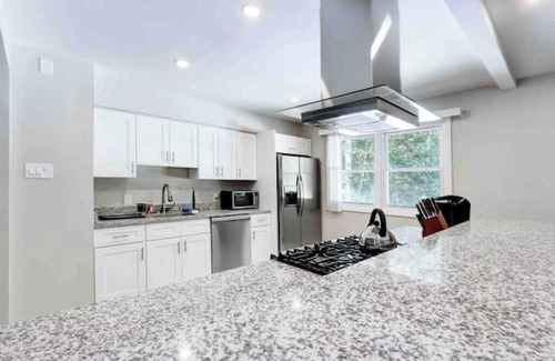 Egg Harbor Township Casa | Suburban Retreat for 16!