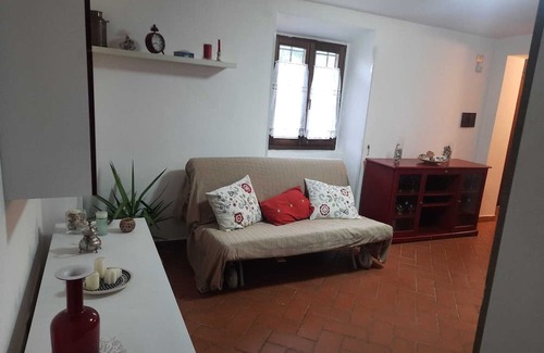 Sant Ippolito Apartamento | Apartment 'Girasole' with Shared Pool, Private Garden and Wi-Fi