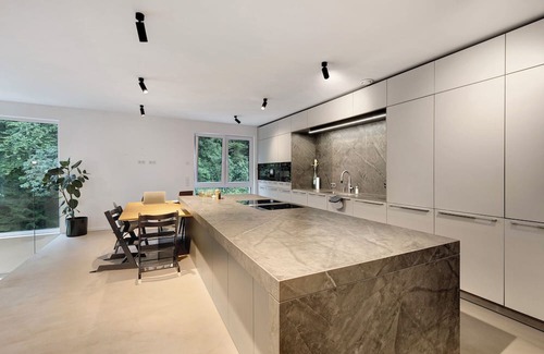 Heiligenhaus Casa | Holiday Home 'In Heiligenhaus Nähe Düsseldorf' with Shared Terrace, Wi-Fi and Air Conditioning