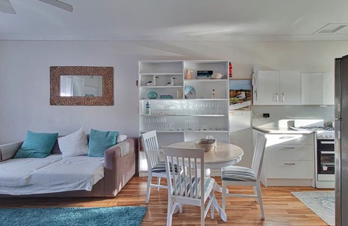 Semaphore Apartamento | Relaxed Beachside Comfort on Semaphore Foreshore