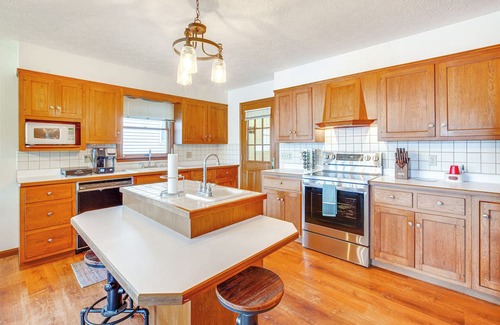 Hanoverton Casa | Guilford Lake Retreat w/ Dock & Kayaks!
