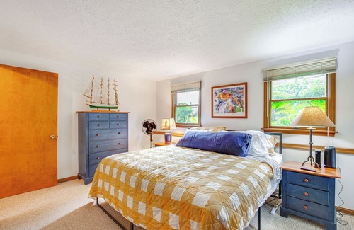 Hanoverton Casa | Guilford Lake Retreat w/ Dock & Kayaks!