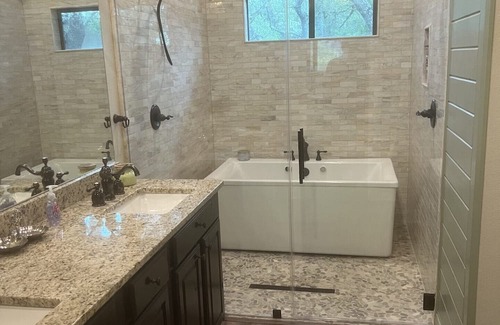 Boerne Casa | Charming 3-bedroom house with AC and WiFi in enchanting Boerne.