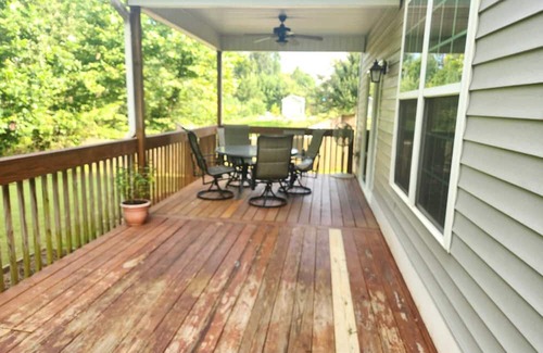 Burlington Casa | Spacious 4-bedroom on a quiet cul-de-sac in Burlington. Near Elon & Greensboro.