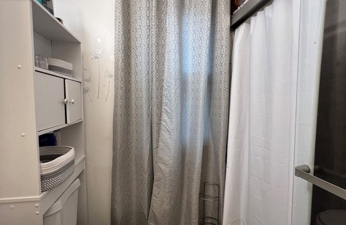 Hartford Casa | Charming 3-bedroom house with WiFi and AC in Hartford