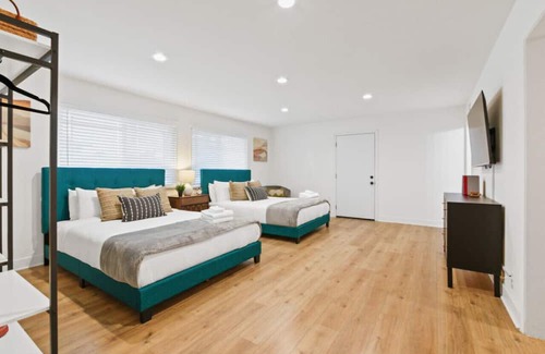 Hacienda Heights Casa | Sunlit Escape Pool with Spa tub BBQ - 4 bedrooms, Driveway Parking, Near Ahwingna Trail