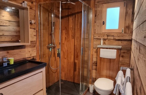 Saint-Martin-d'Uriage Chalet De Esquí | Un Petit Chalet Dans les Montagnes : Lieu Insolite Pour les Amoureux de Nature