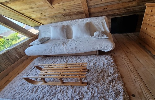Saint-Martin-d'Uriage Chalet De Esquí | Un Petit Chalet Dans les Montagnes : Lieu Insolite Pour les Amoureux de Nature