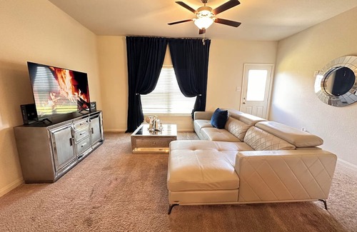 Atascocita Casa | Spacious 5-bedroom house in welcoming Humble… Minutes to AIH Airport!