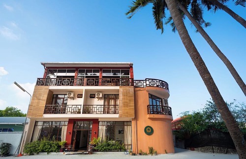 Huraa Casa | Charming Deluxe room in Huraa Guesthouse with AC, Wifi