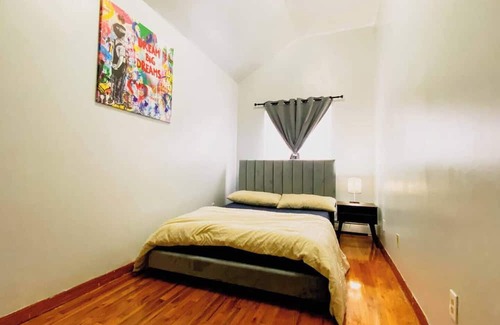 Mott Haven Casa | Cozy 2BR Haven w/ Walk-in Closet and Tranquil Vibe