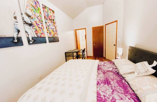 Mott Haven Casa | Cozy 2BR Haven w/ Walk-in Closet and Tranquil Vibe