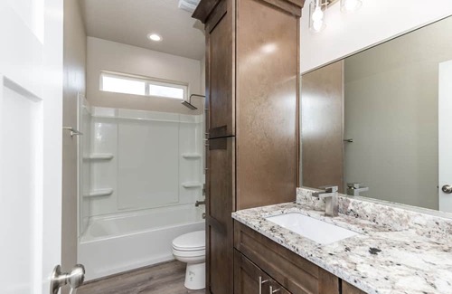 Elko Casa | #18 5-bedroom, 3bath, 2 garage House in terrific Elko near Walmart