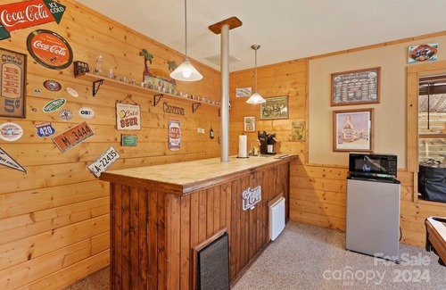 Todd Cabina | This weekend only! Last minute special Todd Escape ONLY Lower level of Log home