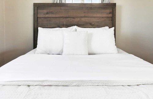 Logan Heights Casa | San Diego Urban Retreat: 2br/1ba Gem