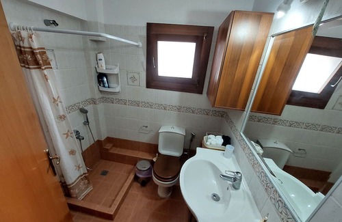 Pylos-Nestoras Casa | A comfortable and quiet guest house with a nice courtyard.