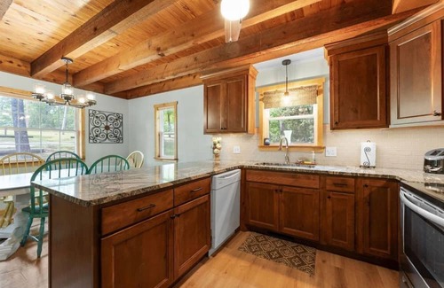 Omaha Cabina | ThunderRidge-HotTub-TreeHouse-BoatParking-Boat Sli