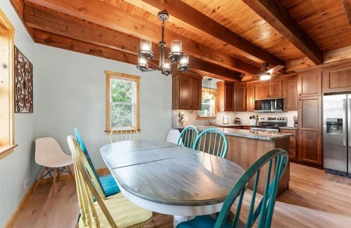 Omaha Cabina | ThunderRidge-HotTub-TreeHouse-BoatParking-Boat Sli